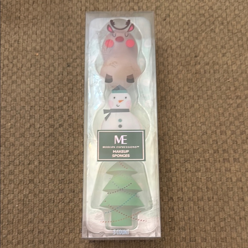 Modern Expressions Christmas Makeup Sponges NEW
